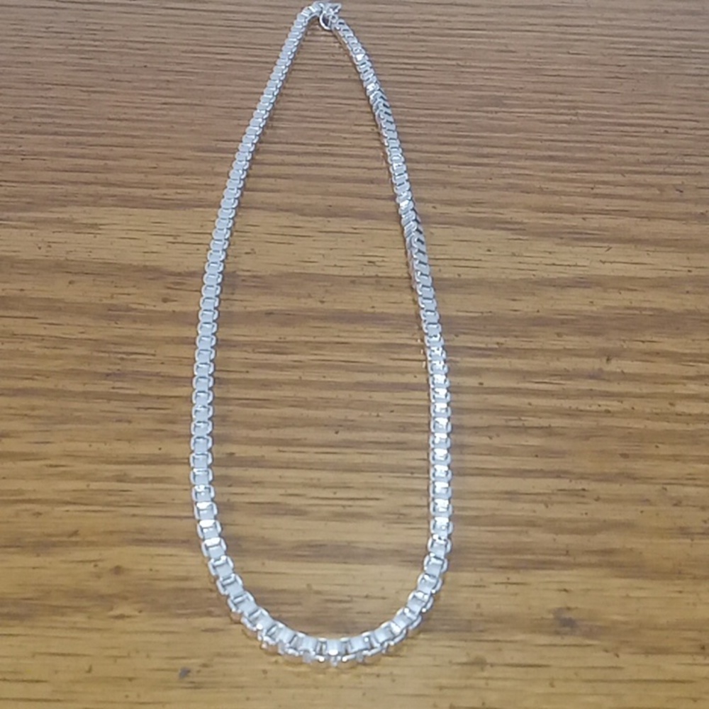 18" Sterling silver Venetian chain